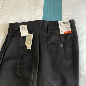 Men’s Van Heusen classic fit pants